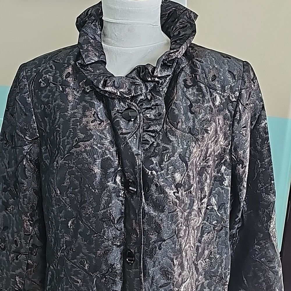 Gallant shimmering long sleeve lightweight cocktail jacket size 18
